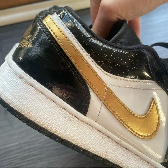 Air Jordan 1 Low SE Gold Toe Black Metallic Gold Speckle White Nike 8.5W 7M 7Y - Picture 5 of 9